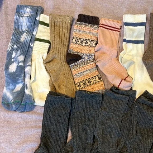 Assorted Socks Bundle- 16 pairs - Picture 5 of 5